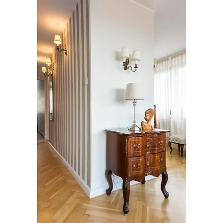 דירה Old Town Square