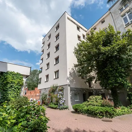 Old Town Square Apartment *